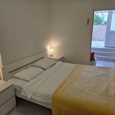 Apartment Ella Banjol Kültér fotó